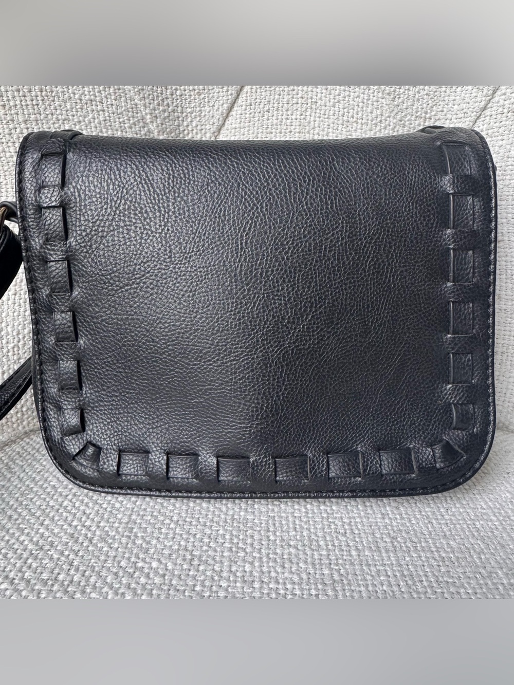 JustFab Black Woven-Edge Crossbody Bag - Picture 2 of 11